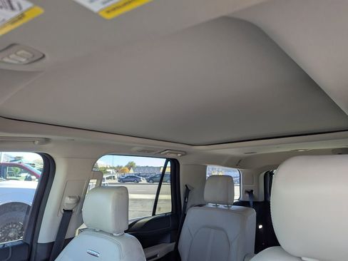 Used 2019 Ford Expedition Platinum image 25