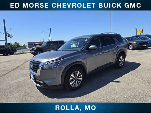 Used 2025 Nissan Pathfinder SL AWD/4WD image 7