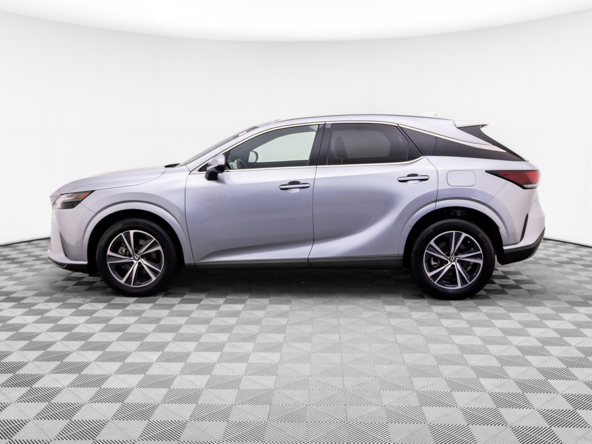 Used 2023 Lexus RX 350 Premium w/ Accessory Package AWD/4WD image 2