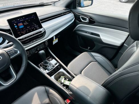 New 2026 Jeep Compass Limited AWD/4WD image 28