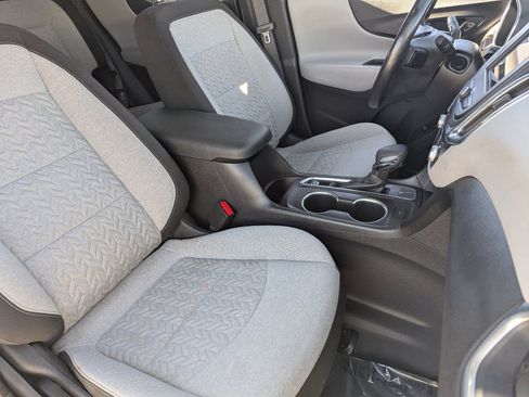 Used 2022 Chevrolet Equinox LT w/ Driver Convenience Package FWD image 8