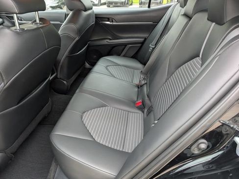 Used 2022 Toyota Camry SE FWD image 11