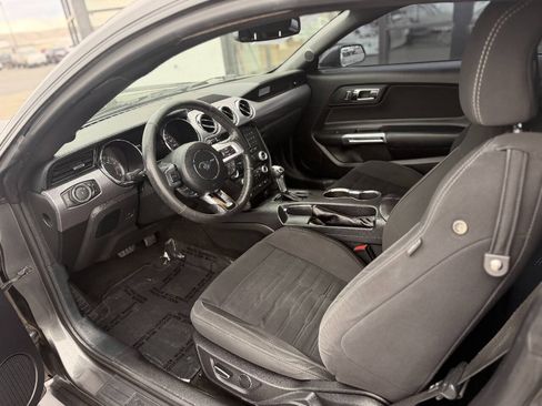 Used 2017 Ford Mustang Coupe RWD image 13