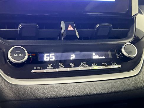 Used 2024 Toyota Corolla LE FWD image 24