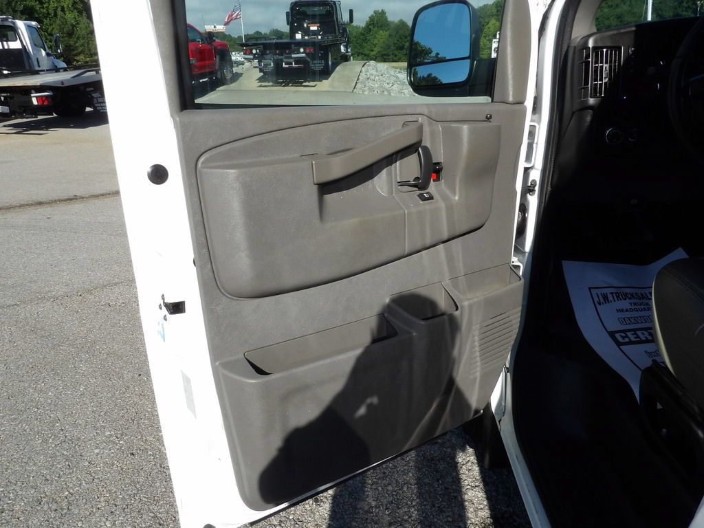 Used 2019 Chevrolet Express 3500 Extended w/ Driver Convenience Package RWD image 14