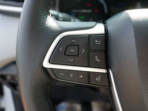 Certified 2026 Toyota Sienna XLE FWD image 26