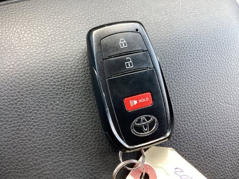 Used 2024 Toyota Tacoma TRD Sport image 29