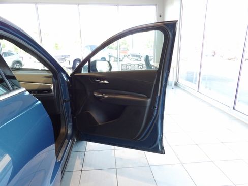 Used 2024 Cadillac XT4 Premium Luxury image 22