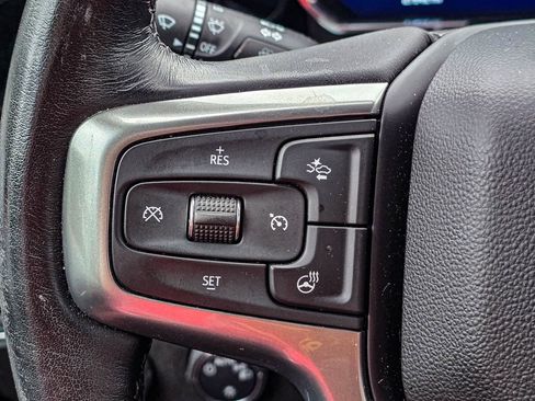 Used 2022 Chevrolet Silverado 1500 LT AWD/4WD image 19