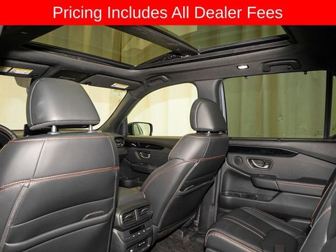 Used 2024 Honda Pilot TrailSport image 12
