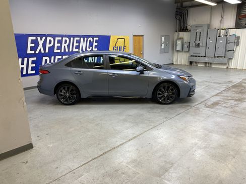 Used 2025 Toyota Corolla SE image 8