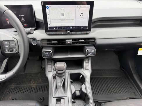 Used 2026 Toyota RAV4 SE w/ Convenience Package AWD/4WD image 11