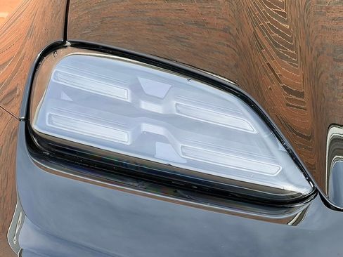 New 2026 Porsche Macan 4 Electric image 12