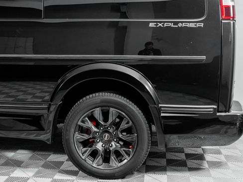 Used 2023 GMC Savana 2500 image 17