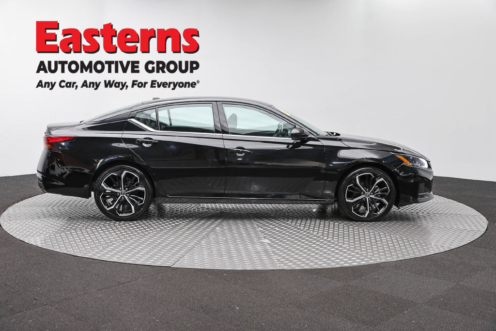 Used 2024 Nissan Altima 2.5 SR FWD image 5