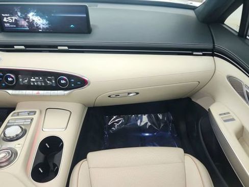 Used 2025 Genesis Electrified GV70 Advanced w/ Prestige Package image 37