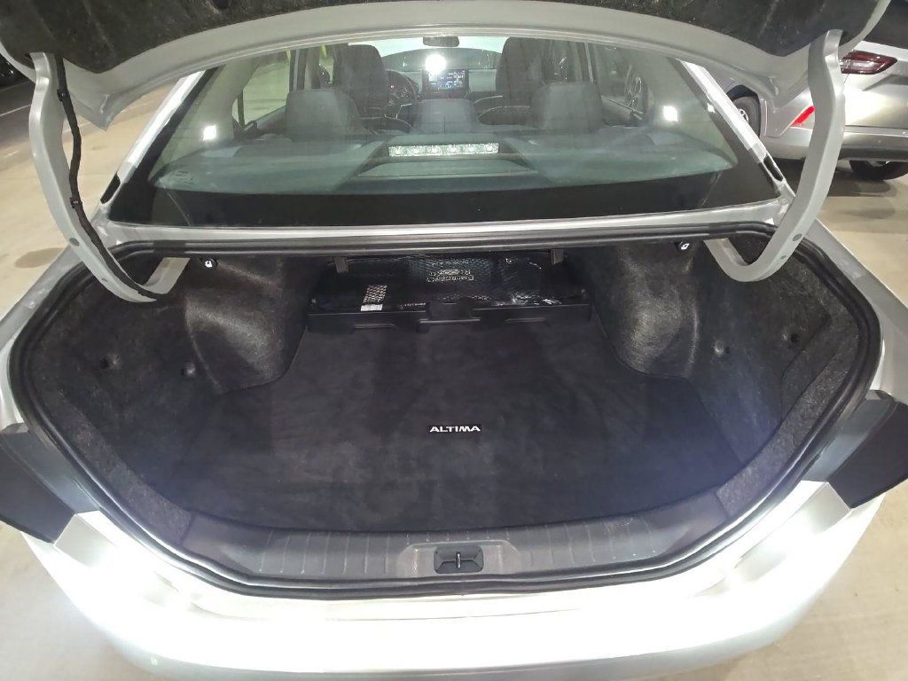 Used 2025 Nissan Altima 2.5 SR w/ SR Premium Package AWD/4WD image 13