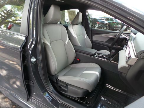 Used 2026 Toyota Camry SE FWD image 15