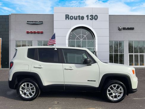 Used 2023 Jeep Renegade Latitude image 5