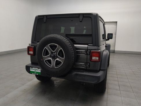 Used 2018 Jeep Wrangler Sport image 7