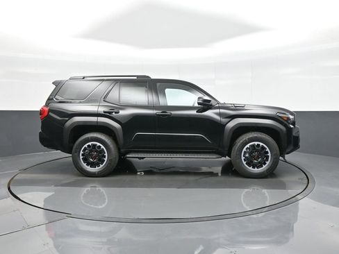 Certified 2025 Toyota 4Runner TRD Off-Road Premium AWD/4WD image 8