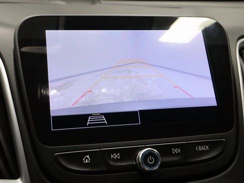 Used 2024 Chevrolet Malibu LT image 2