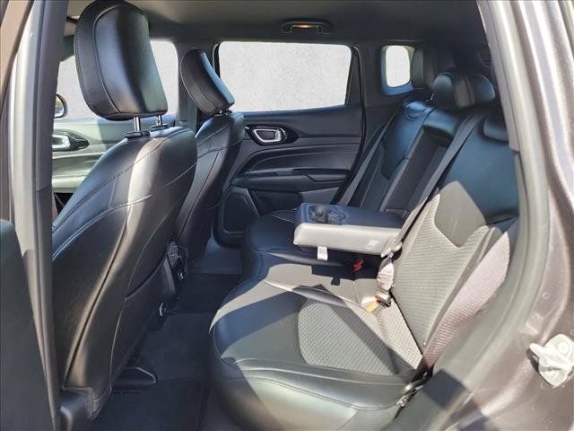 Used 2022 Jeep Compass Latitude AWD/4WD image 11