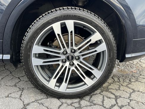 Used 2018 Audi SQ5 Premium Plus w/ Navigation Package image 12