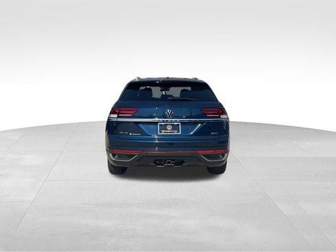 Used 2020 Volkswagen Atlas Cross Sport SE w/ Towing Package image 4