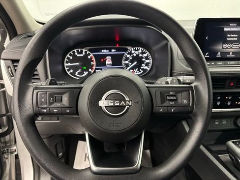 Used 2024 Nissan Rogue S FWD image 18