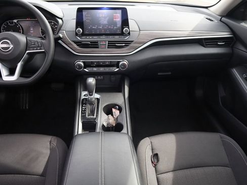 Certified 2025 Nissan Altima 2.5 SV FWD image 15
