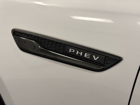 Used 2025 MAZDA CX-70 Plug-In Hybrid w/ Premium Plus AWD/4WD image 15