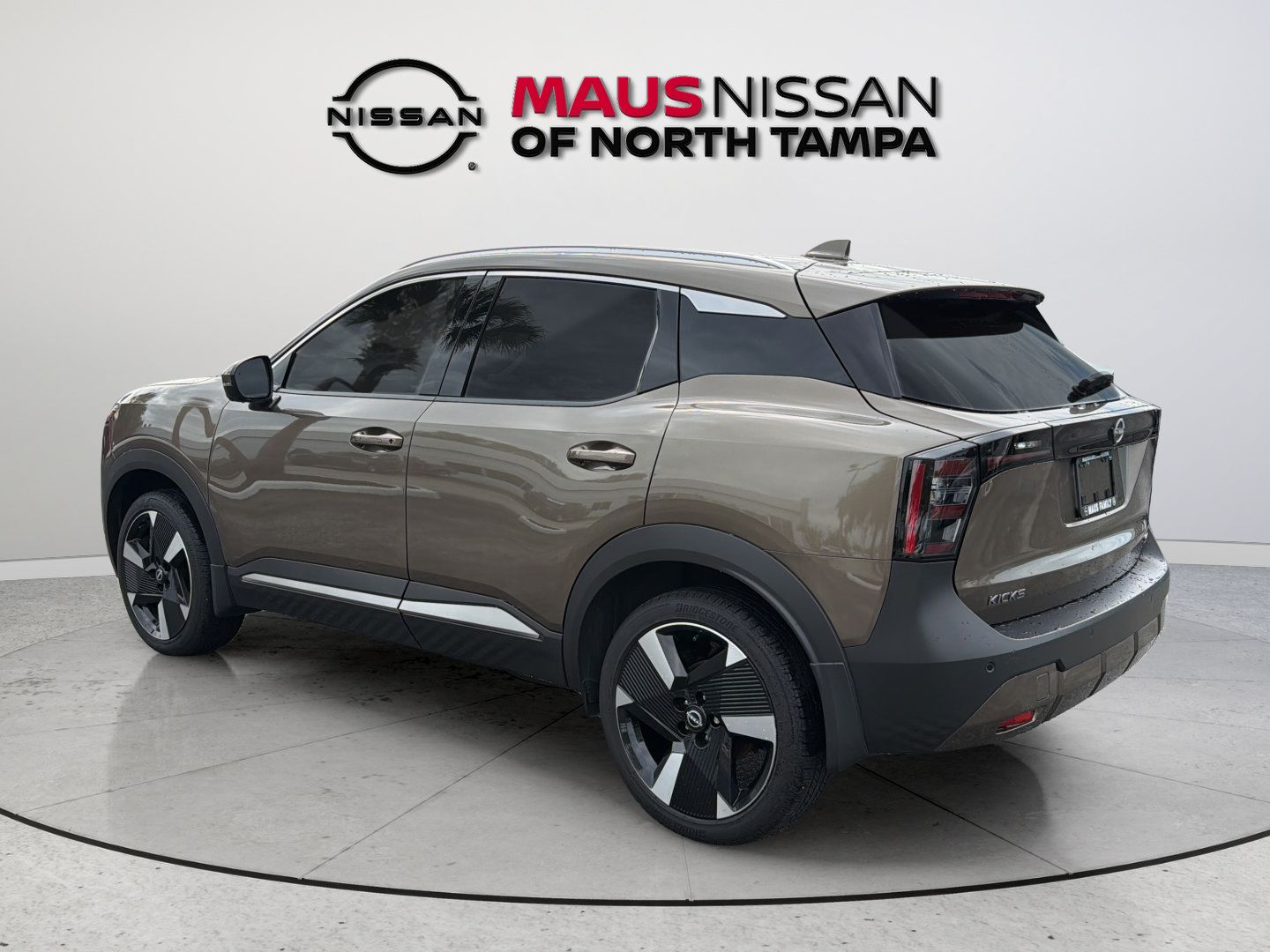 Certified 2025 Nissan Kicks SR FWD image 7