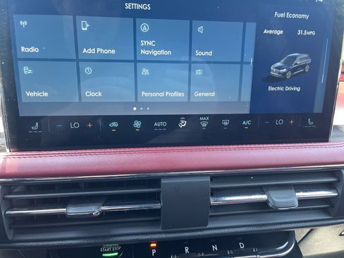 Used 2025 Lincoln Corsair Grand Touring AWD/4WD image 21