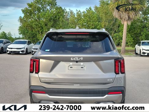 New 2026 Kia Sorento EX FWD image 5