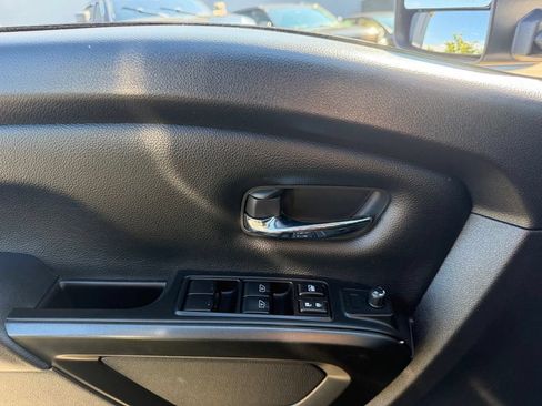 Used 2023 Nissan Titan SV w/ SV Convenience Package AWD/4WD image 13