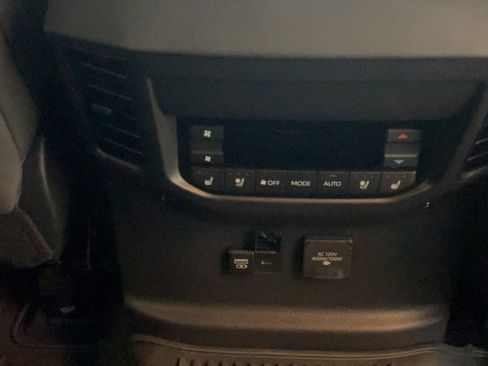 Used 2026 Toyota Sequoia Capstone AWD/4WD image 44