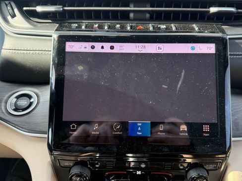 Used 2023 Jeep Grand Cherokee L Limited image 13