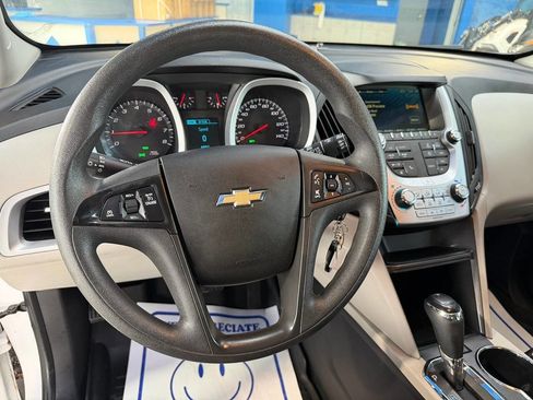 Used 2017 Chevrolet Equinox LS AWD/4WD image 18