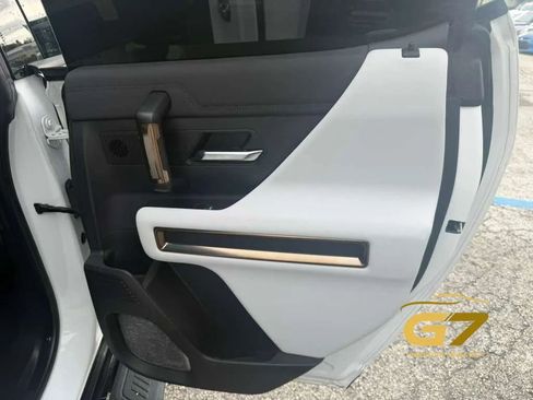 Used 2024 GMC Hummer EV 2X w/ LPO, Illumination Package AWD/4WD image 11