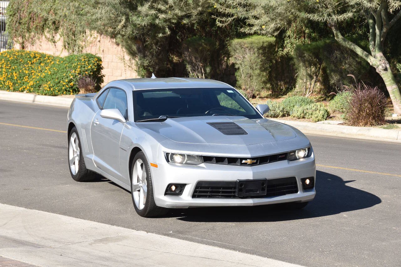 Used 2015 Chevrolet Camaro SS w/ RS Package RWD image 5