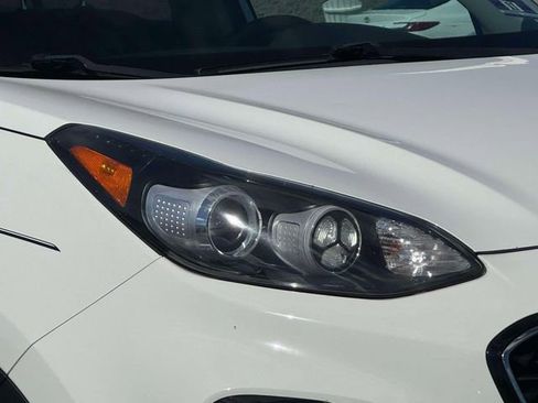 Used 2020 Kia Sportage LX image 8