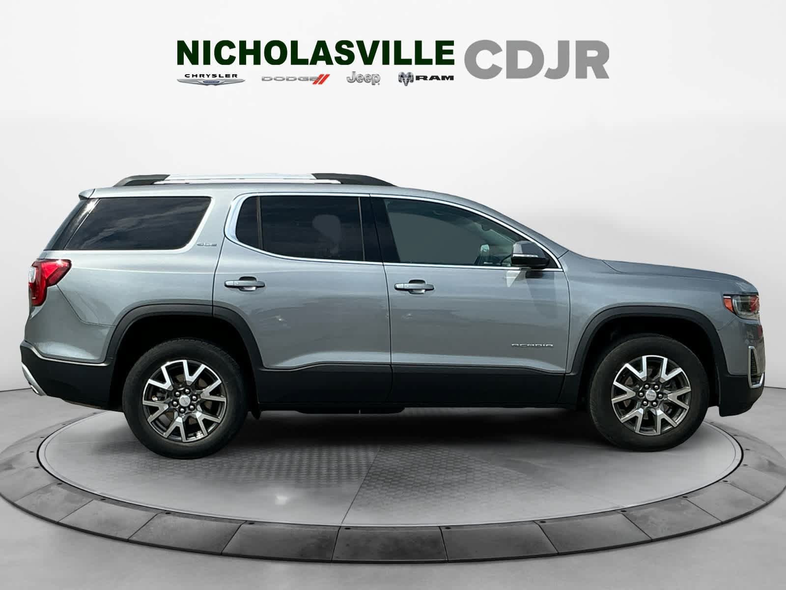 Used 2023 GMC Acadia SLE w/ Driver Convenience Package FWD image 6