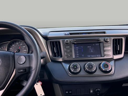 Used 2014 Toyota RAV4 LE FWD image 7
