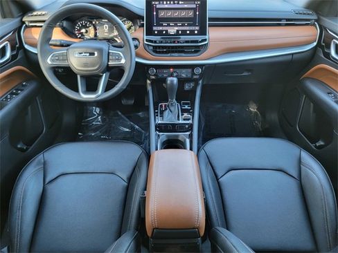 Certified 2024 Jeep Compass Limited image 26