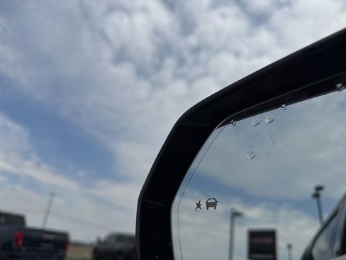 Used 2024 Chevrolet Blazer LT w/ Sound & Technology Package image 17