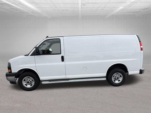 Used 2024 GMC Savana 2500 w/ Driver Convenience Package RWD image 2