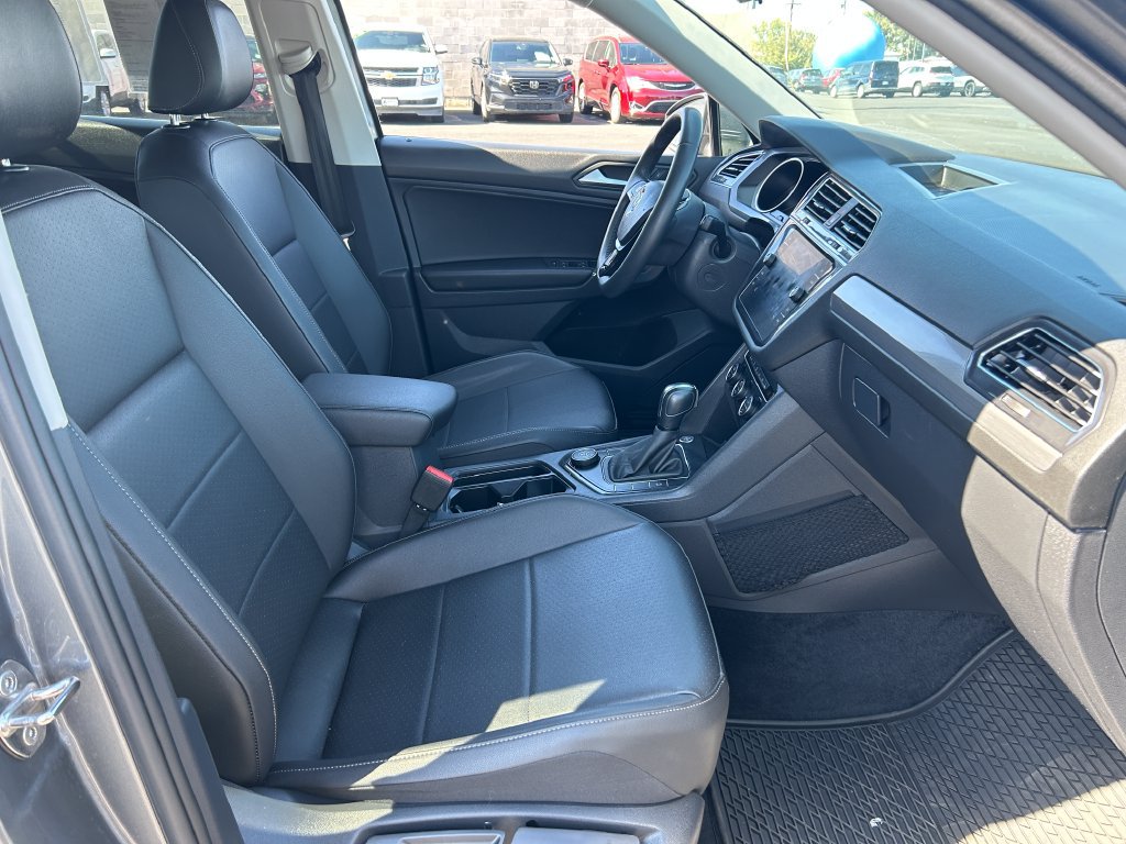 Used 2020 Volkswagen Tiguan SE AWD/4WD image 33