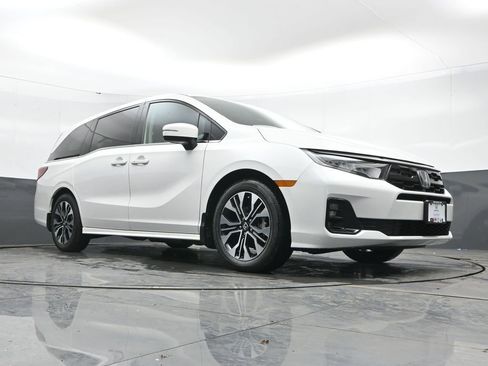 Used 2025 Honda Odyssey Elite image 37