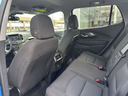 Used 2024 GMC Terrain SLE w/ Driver Convenience Package image 30